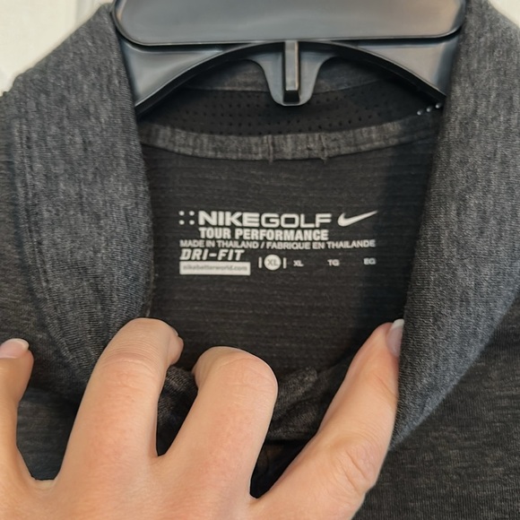 Nikes Gold Men’s Grey Polo size XL - Picture 3 of 3